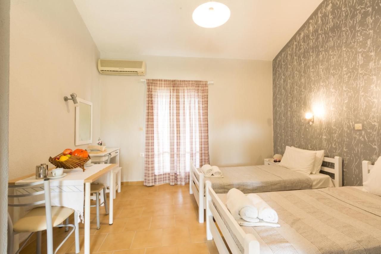 Royal Garden Apartments - Yellow Apartment *