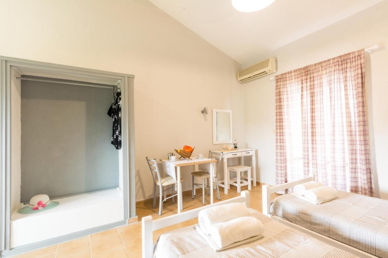 Apartment Royal Garden Apartments - Yellow *