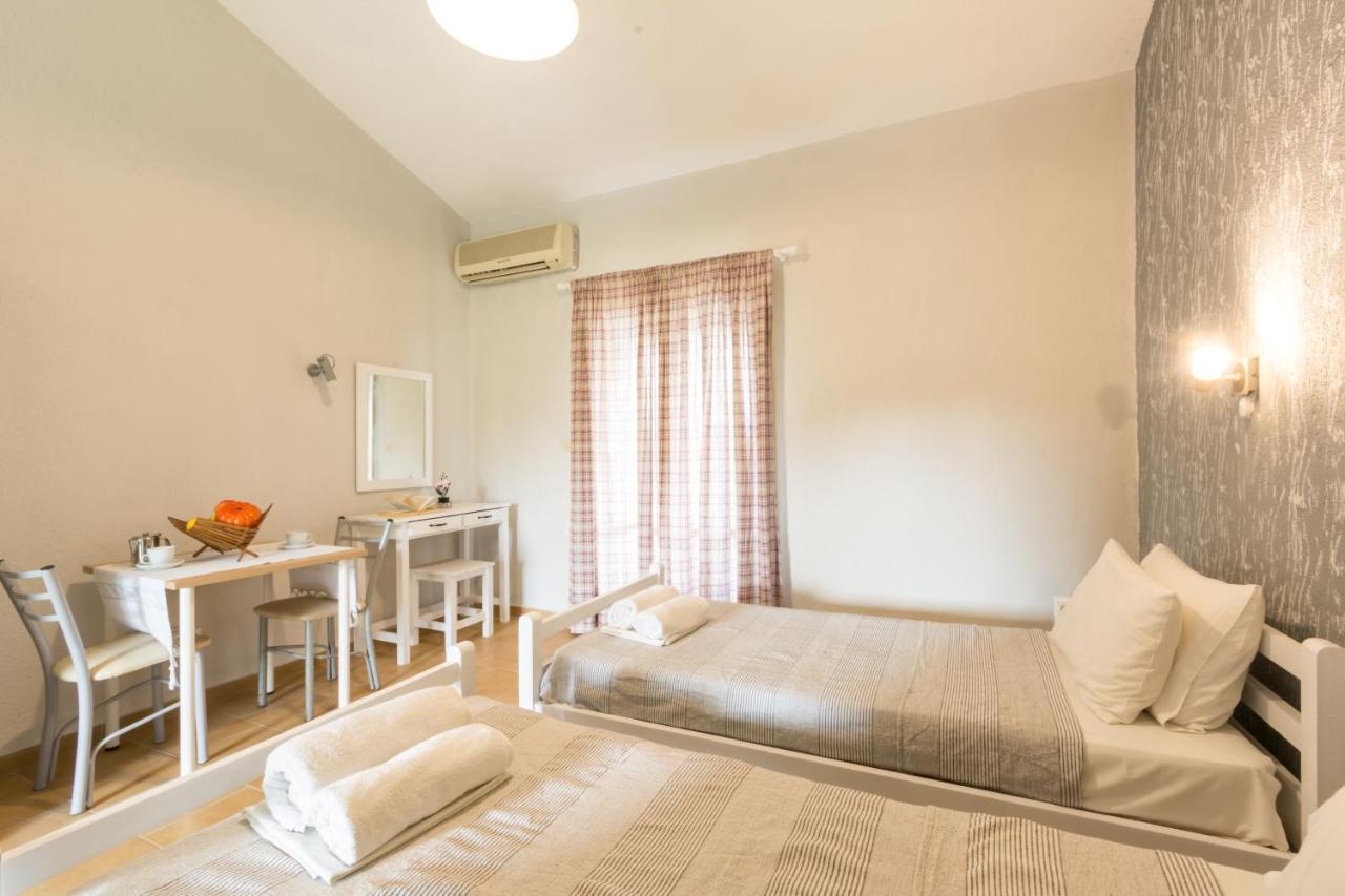 Apartment Royal Garden Apartments - Yellow *