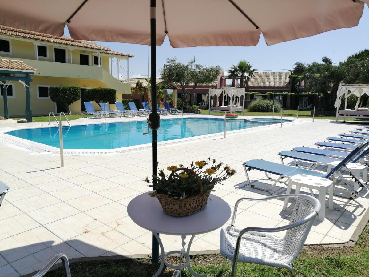 Royal Garden Apartments - Yellow